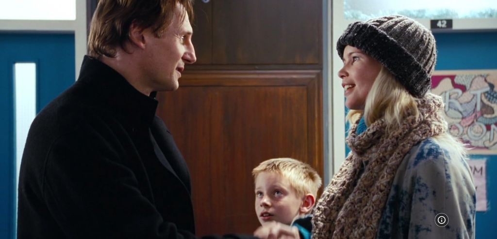 Claudia Schiffer i Liam Neeson u ''Love Actually'' - 4