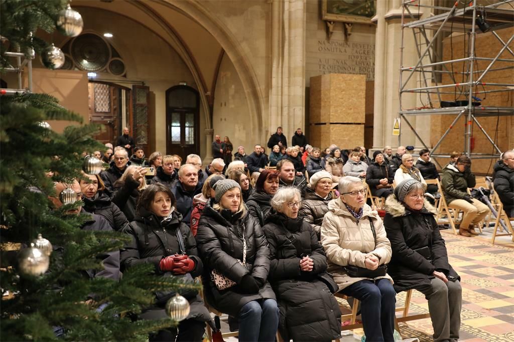 Održana prva misa u obnovljenoj Zagrebačkoj katedrali - 9