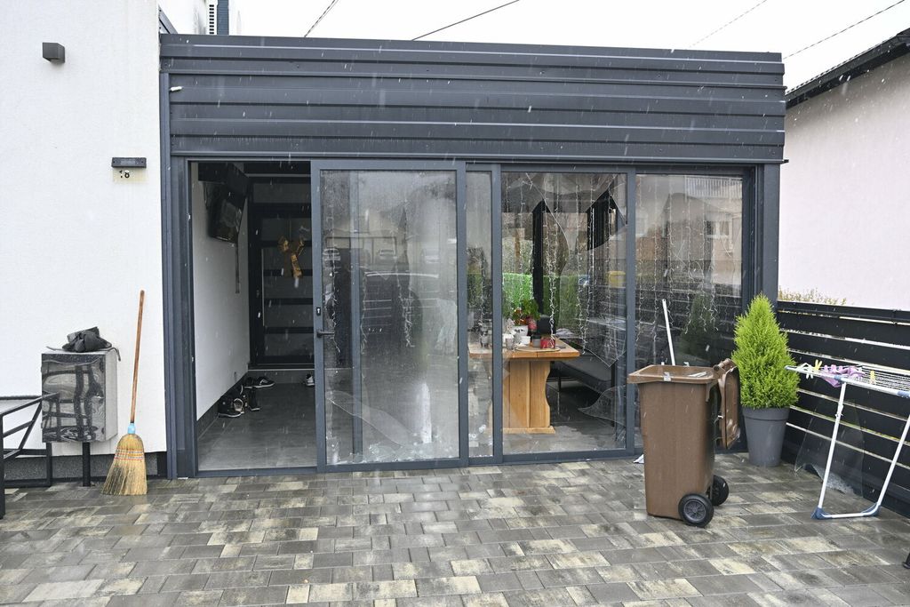 Na terasu obiteljske kuće u Sesvetama bačena eksplozivna naprava - 4