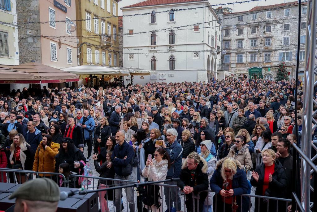 Danijela Martinović na Pjaci na Badnjak - 1