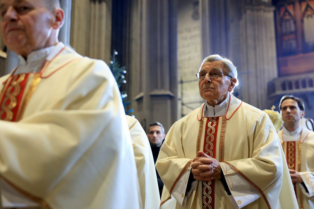 Polnoćku u Zagrebačkoj katedrali nakon pet godina obnove predvodio zagrebački nadbiskup Dražen Kutleša - 32