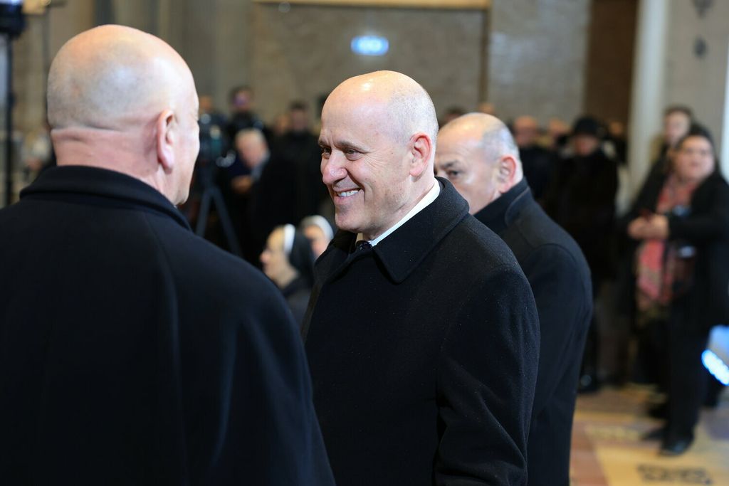 Polnoćku u Zagrebačkoj katedrali nakon pet godina obnove predvodio zagrebački nadbiskup Dražen Kutleša - 32