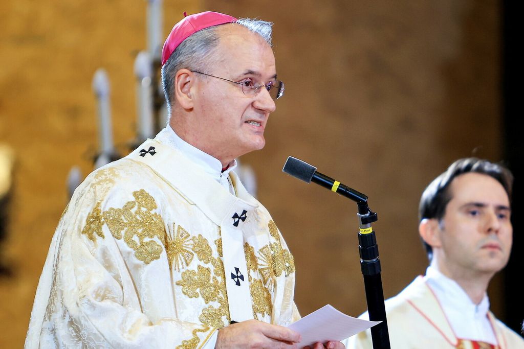 Polnoćku u Zagrebačkoj katedrali nakon pet godina obnove predvodio zagrebački nadbiskup Dražen Kutleša - 32