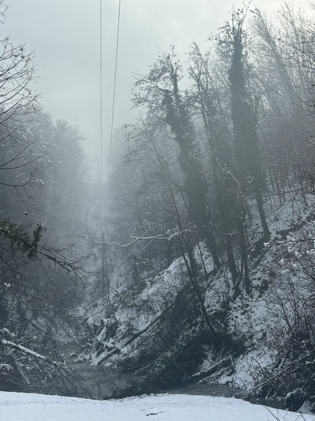 Oštećeni dalekovod na području Ivanca