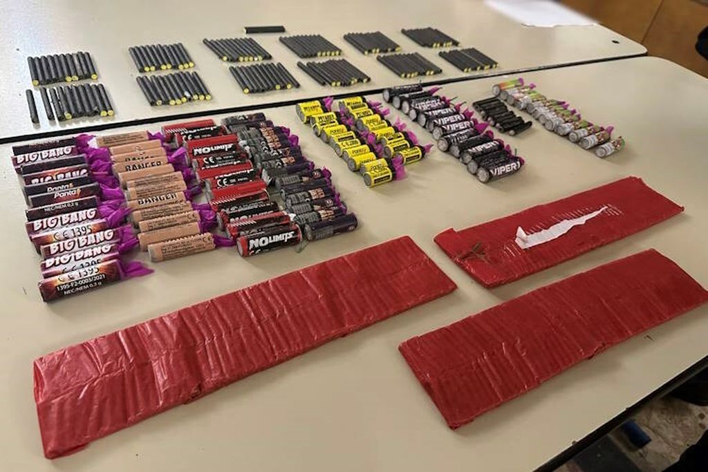 Na području Novog Zagreba zagrebački policajci kod maloljetnika pronašli pirotehniku iz P1 kategorije - 3