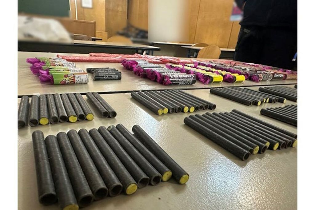 Na području Novog Zagreba zagrebački policajci kod maloljetnika pronašli pirotehniku iz P1 kategorije - 3