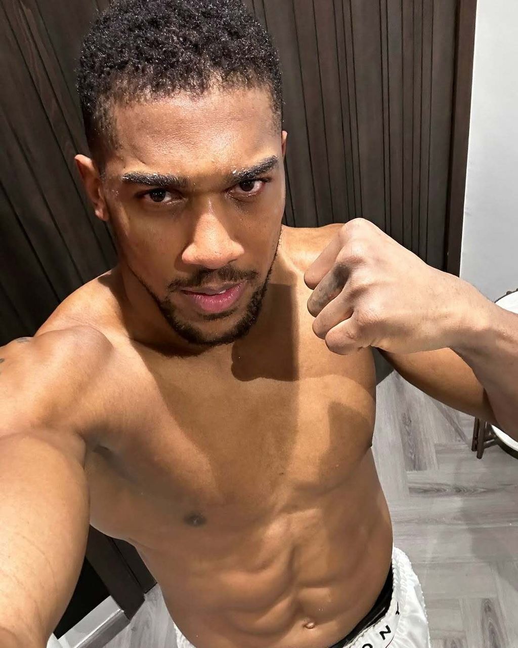 Anthony Joshua - 6