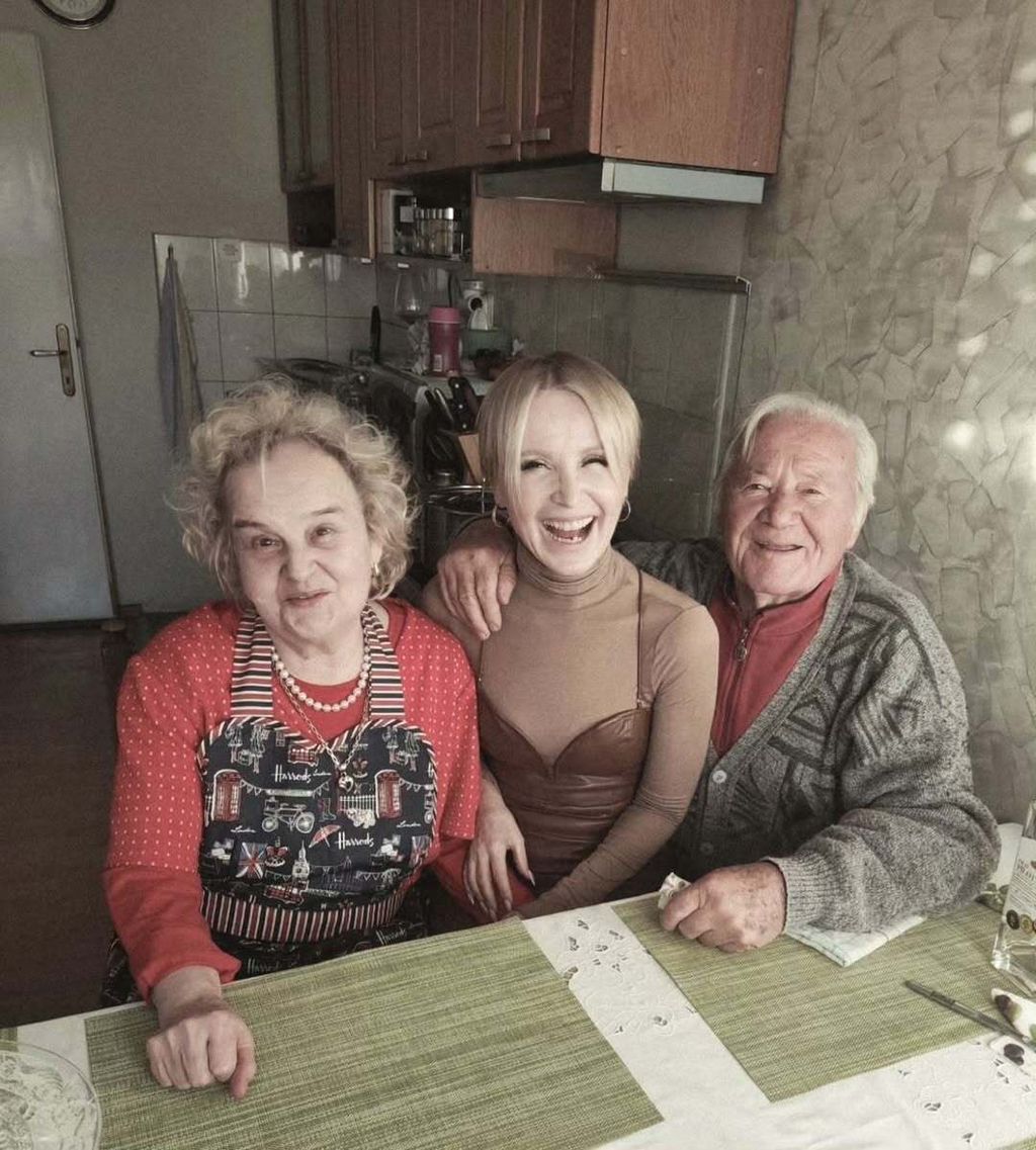 Danijela Martinović s roditeljima