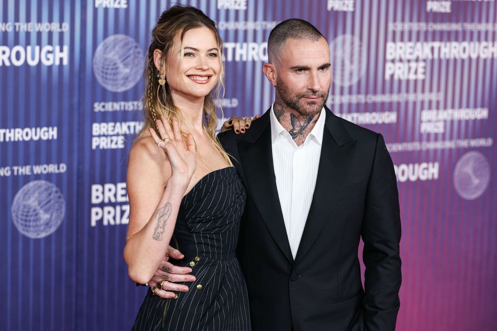 Behati Prinsloo i Adam Levine - 2