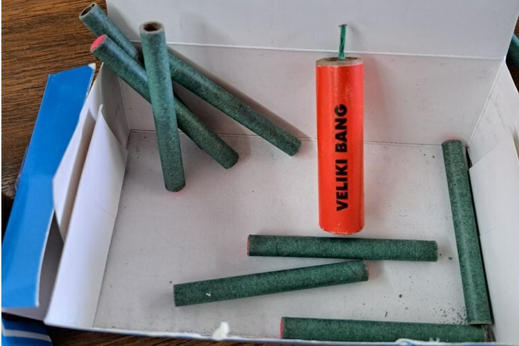 Maloljetnici i opasna pirotehnika - 4