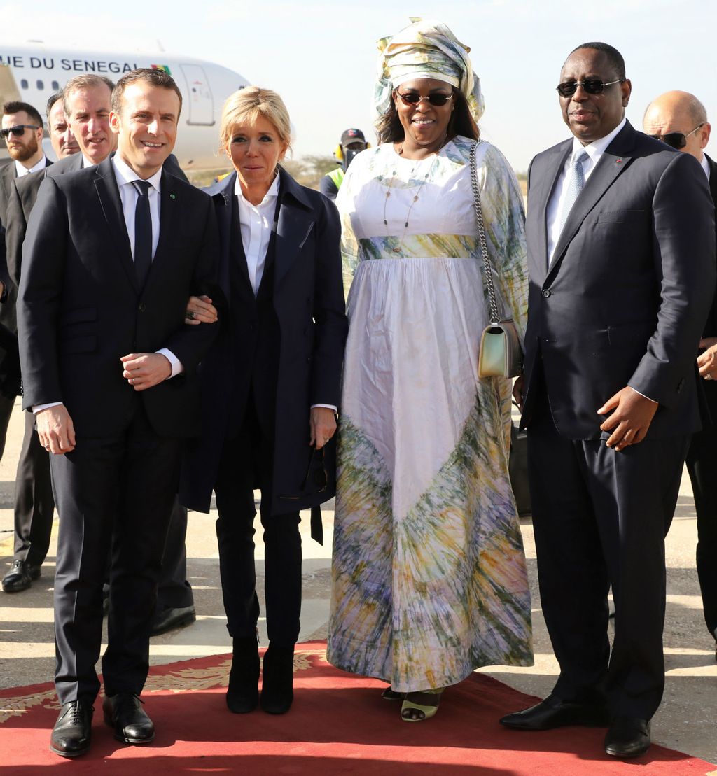 Brigitte Macron u 'muškoj' odjevnoj kombinaciji