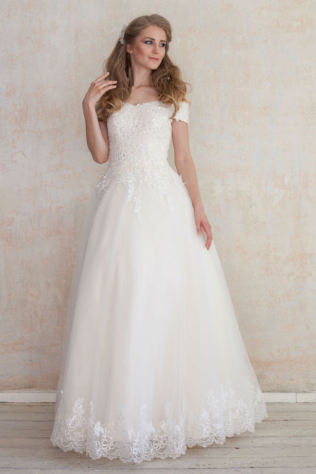 Vjenčanica čiji kroj odlično pristaje ženam kruškolike građe tijela