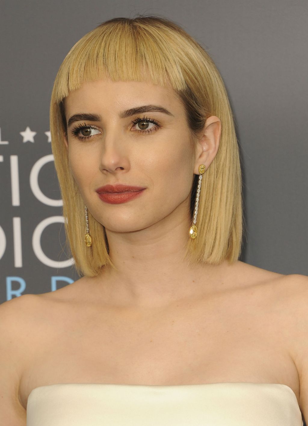 Emma Roberts nosi \'baby\' šiške