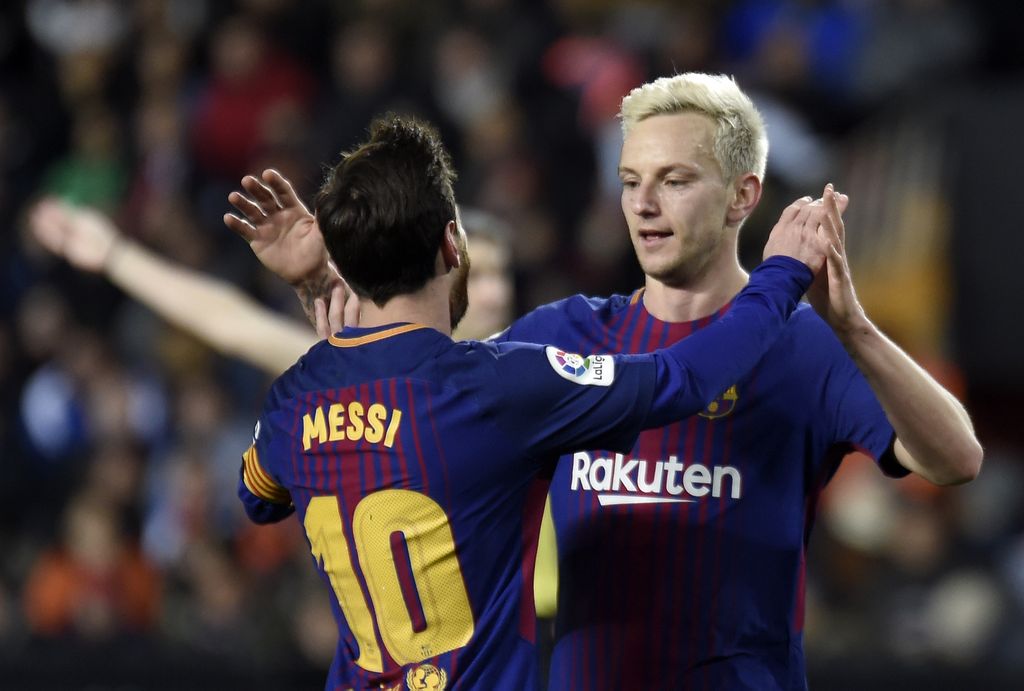 Rakitić slavi pogodak s Messijem (Foto: AFP)