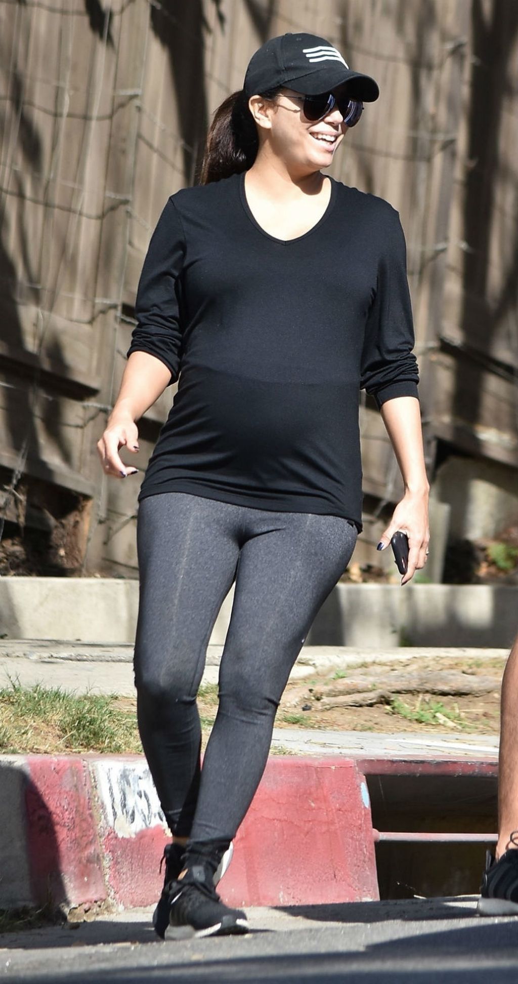 Trudna Eva Longorija u tajicama