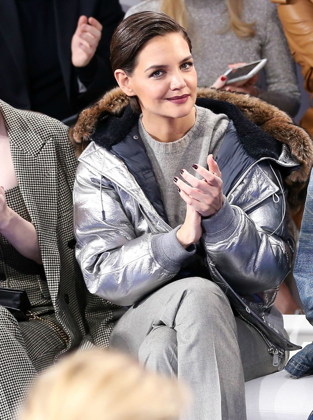 Katie Holmes u puloveru, hlačama i jakni brenda Ralph Lauren