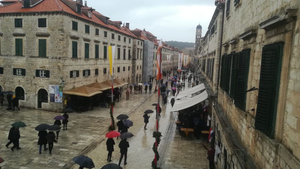 Kiša u Dubrovniku spriječila procesiju (Foto: Dnevnik.hr)