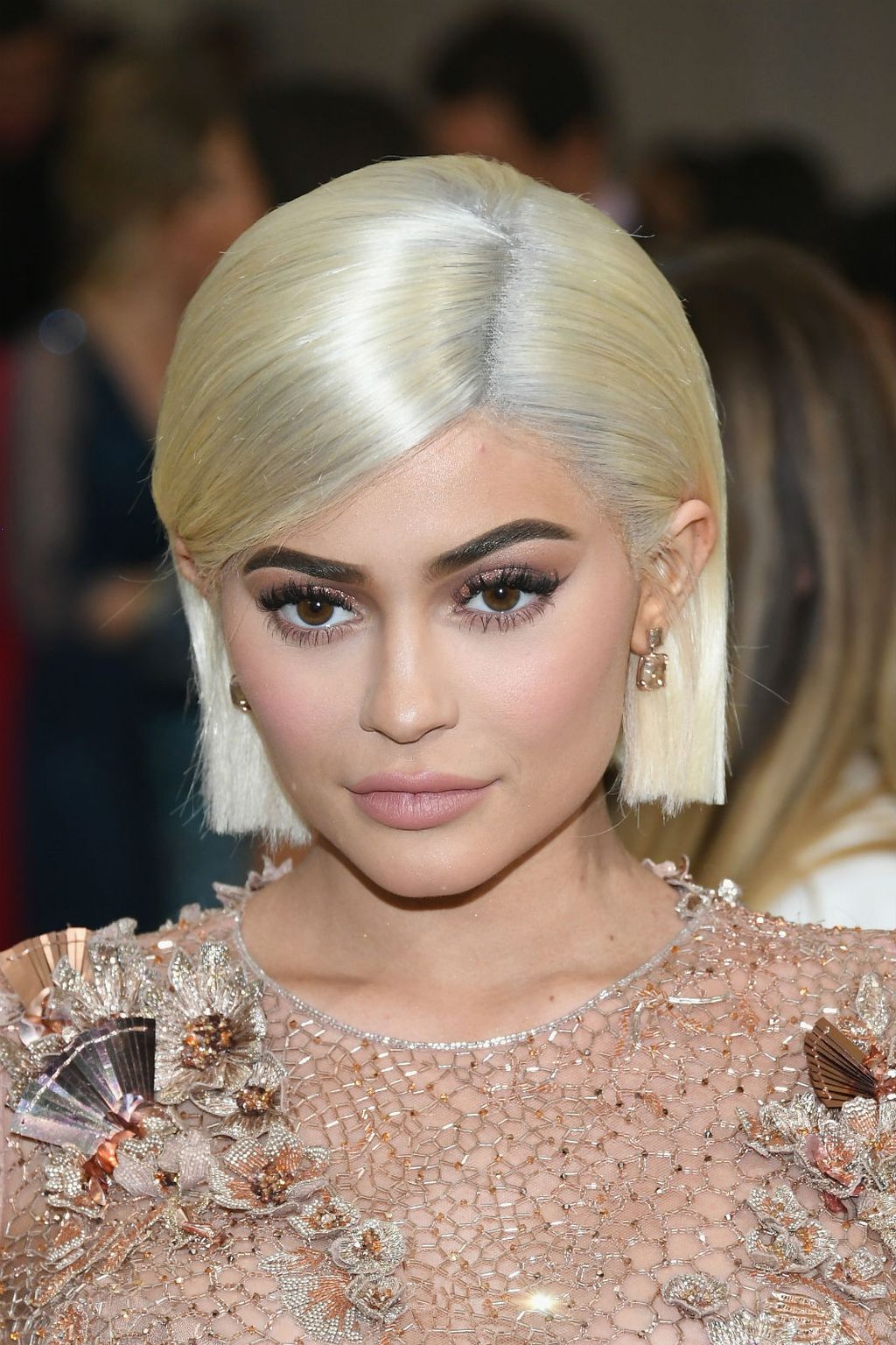 Kylie Jenner ledeno plavu boju