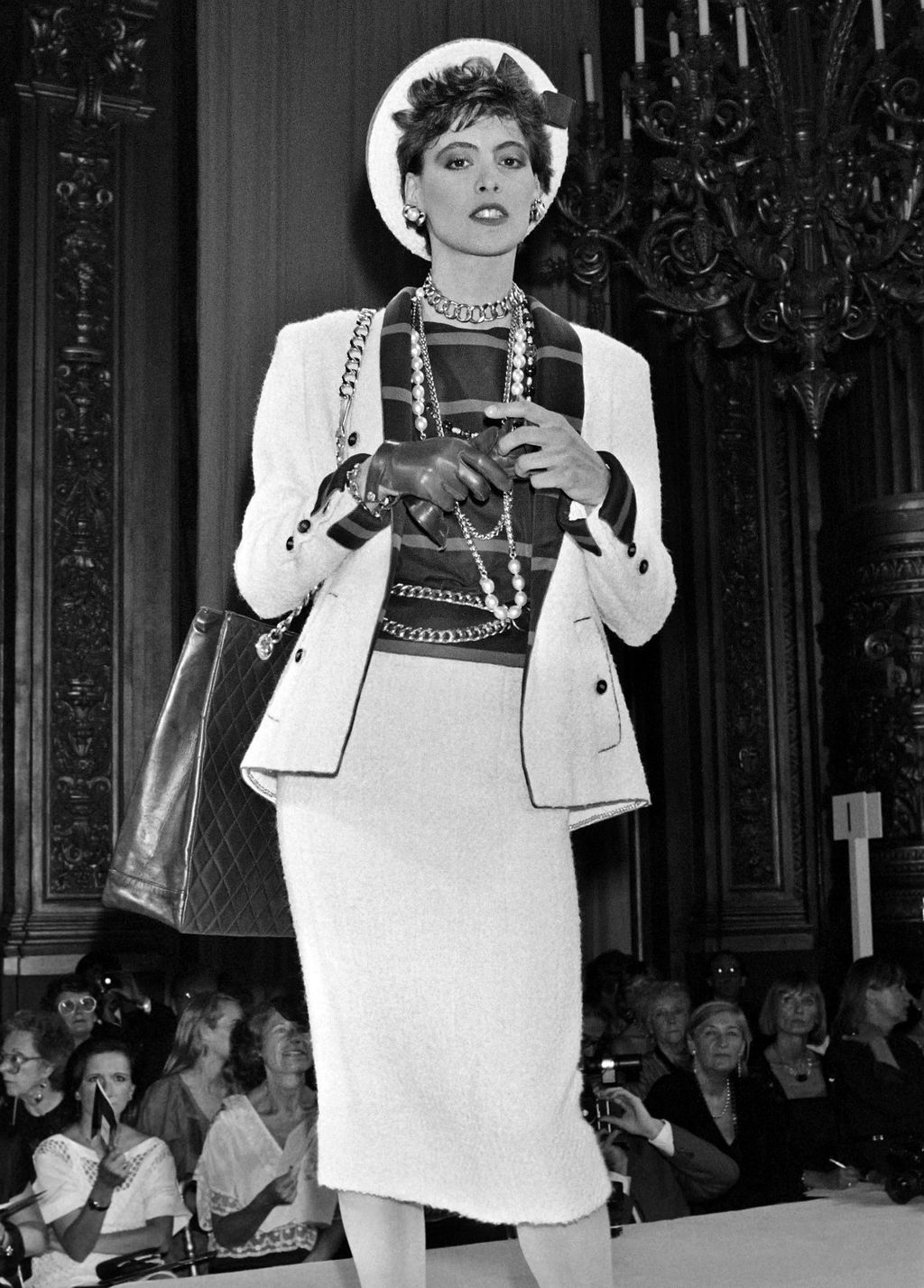 Chanelovi dvodijelni kostimi u (re)interpretaciji Karla Lagerfelda - 6