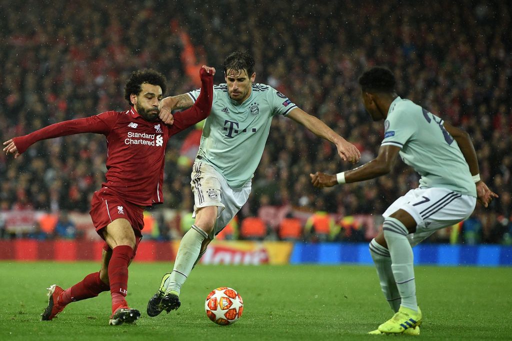 Mohamed Salah i Javi Martinez (Foto: AFP)