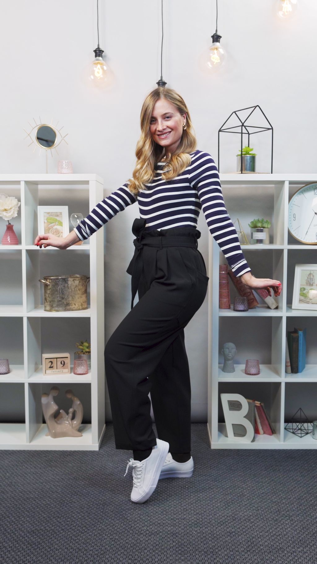 Hlače, Angels Never Die; Majica, GAP; Arena Centar