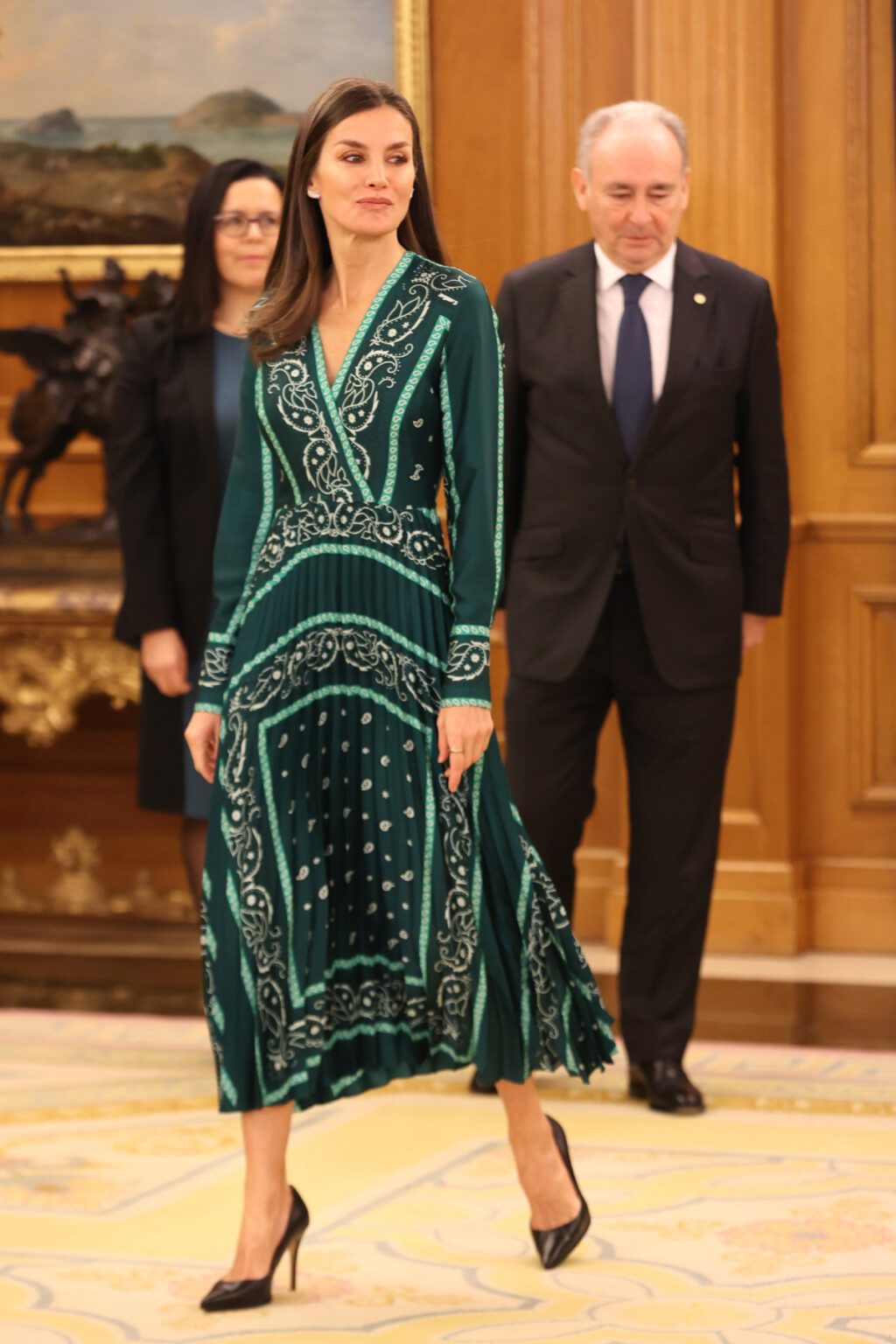 Kraljica Letizia u zelenoj haljini i crnim štiklama