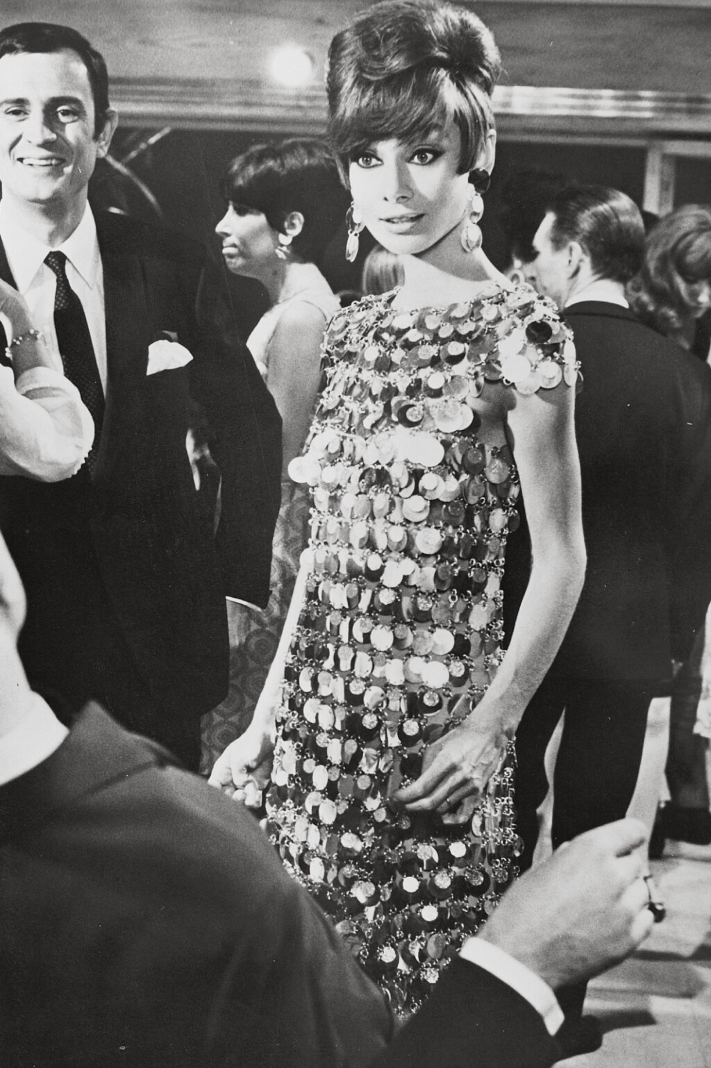 Audrey Hepburn u kultnoj haljini Paca Rabannea