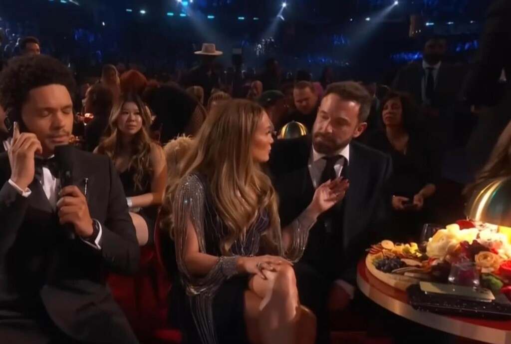 Jennifer Lopez i Ben Affleck na Grammyjima 2023. godine - 6
