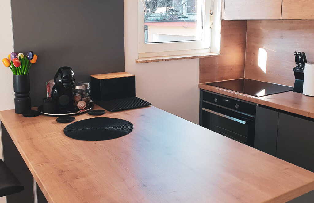 Savršeno uređena mala kuhinja s otokom zagrebačkog stana od 52 kvadrata - 7