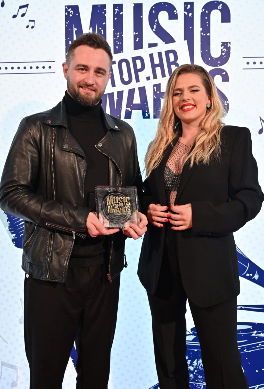 Matija Cvek i Eni Jurišić na dodjeli glazbenih nagrada Top.HR