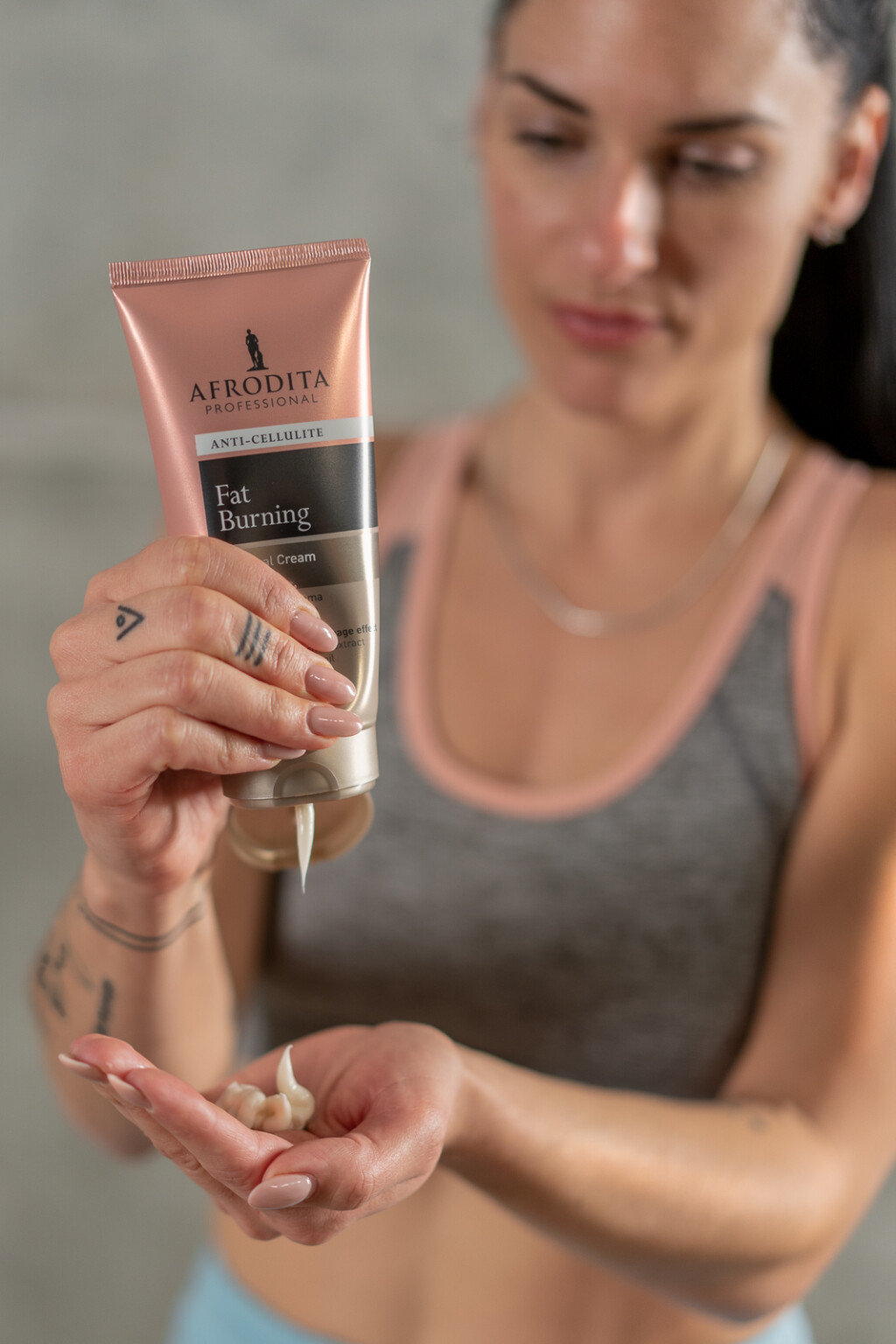 AFRODITA PROFESSIONAL ANTICELLULITE FAT BURNING Anticelulitna krema s učinkom grijanja