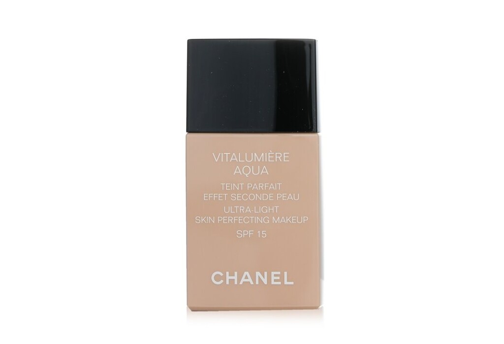 Chanel Ultra-Light Skin Perfecting Makeup SPF 15