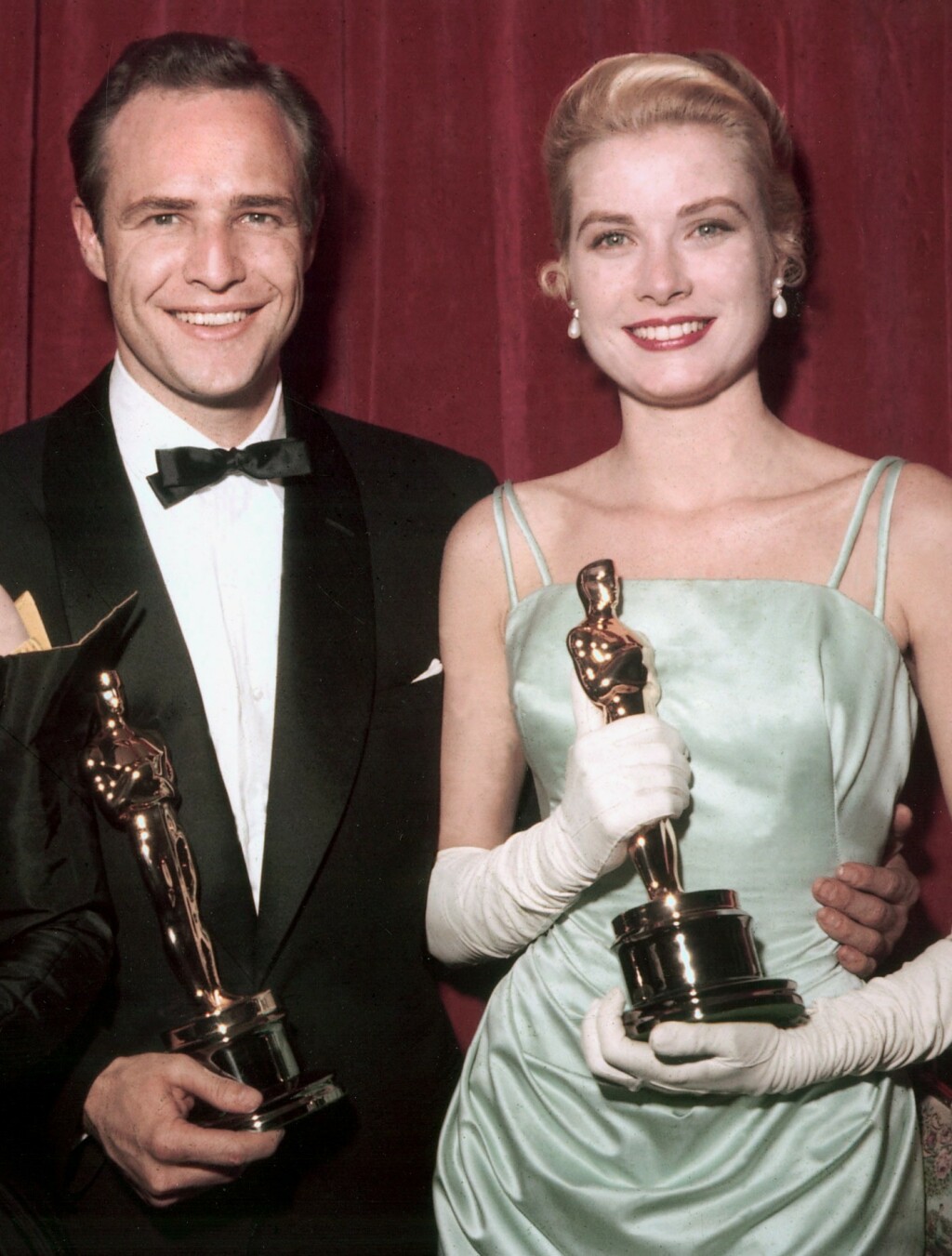 Marlon Brando i Grace Kelly na Oscarima 1955.
