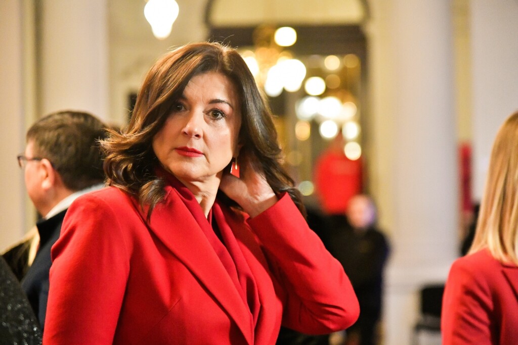 Sanja Musić Milanović u crvenoj haljini