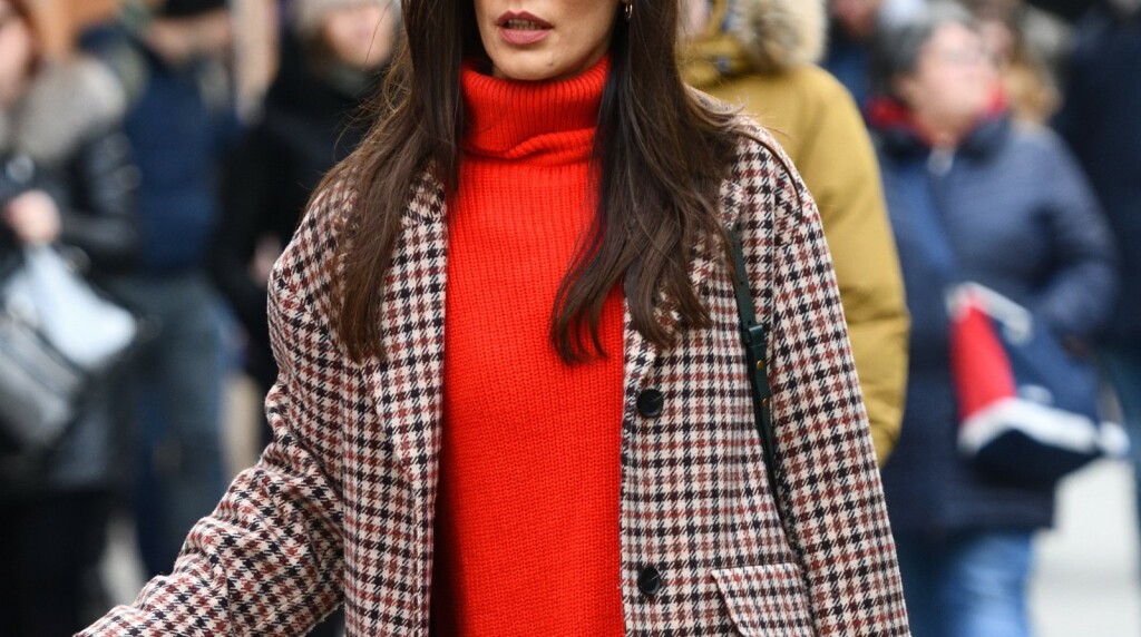 Crvena haljina razigrat će svaku kombinaciju