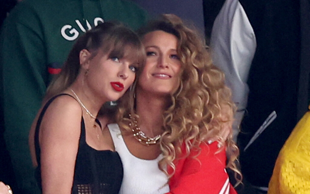 Blake Lively u crvenoj trenirci na Super Bowlu - 3