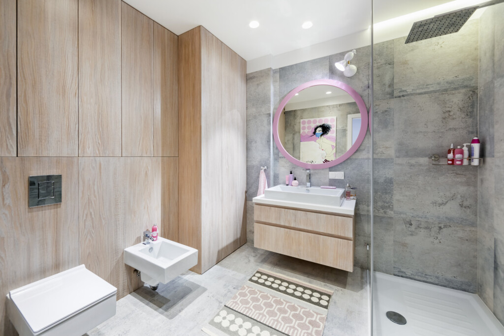 Veliko okruglo ogledalo u kupaonici - 9