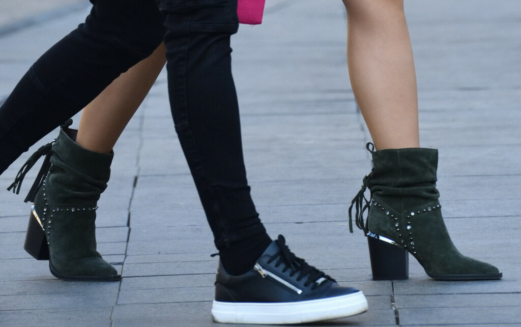 Zagrebačka street stylerica nosi gležnjače brenda Alma en Pena