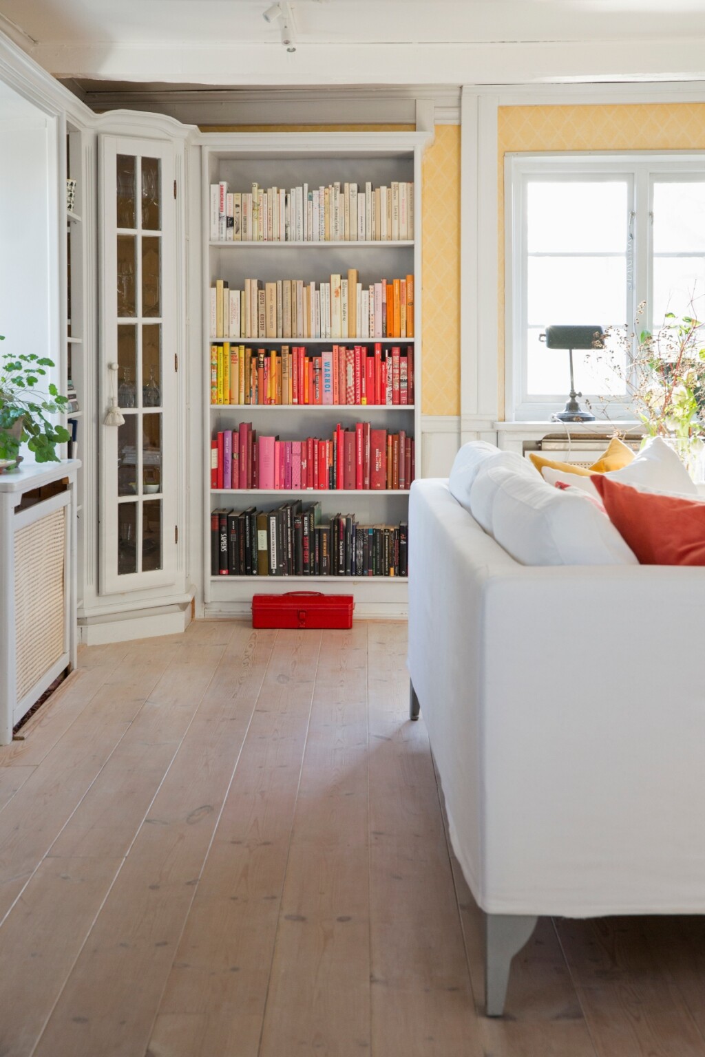 Knjige možete posložiti po bojama