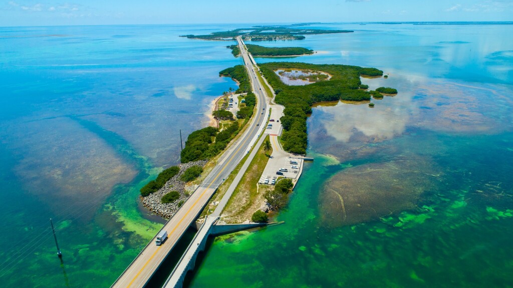 Autocesta prelazi preko otoka Florida Keysa