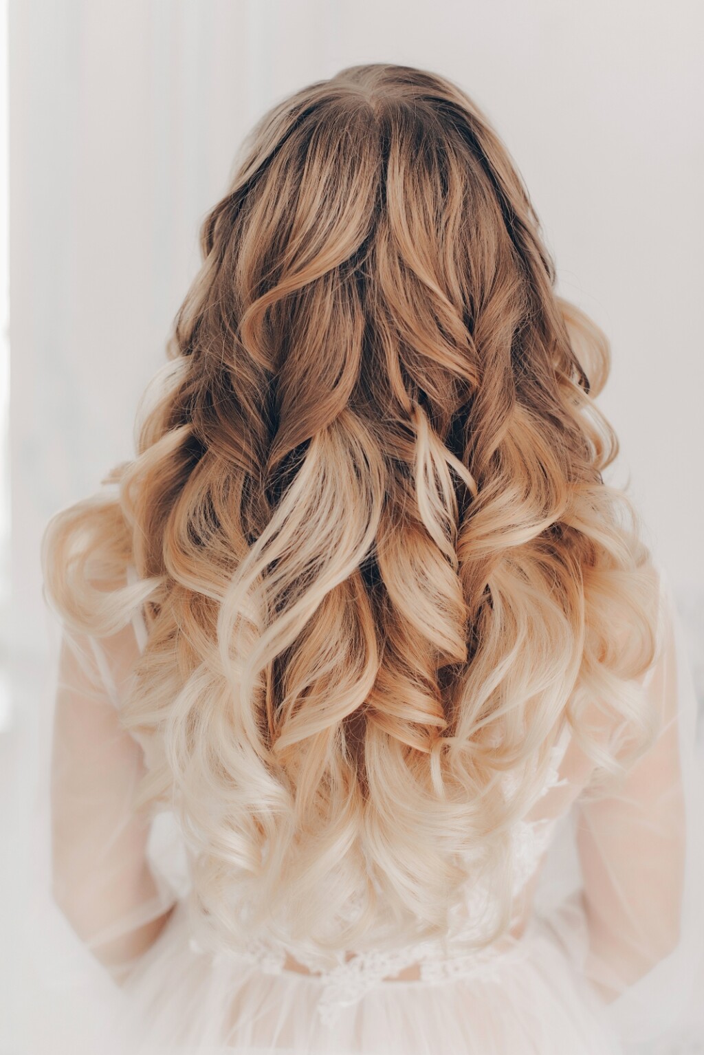 Otopljeni pramenovi čest su izbor i mladenki koje vole igrati na sigurno, a istovremeno blistati