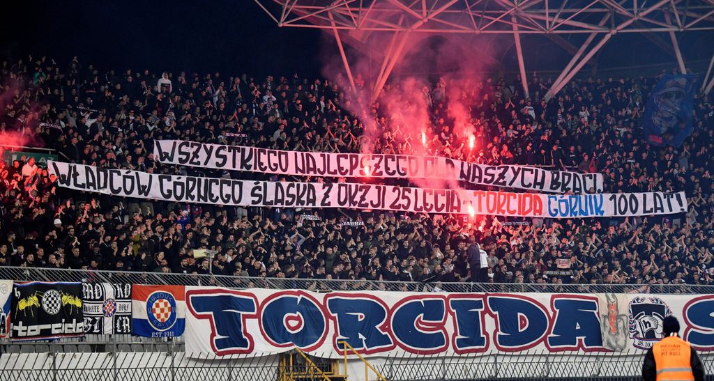 Transparent Torcide na utakmici Hajduka i Varaždina