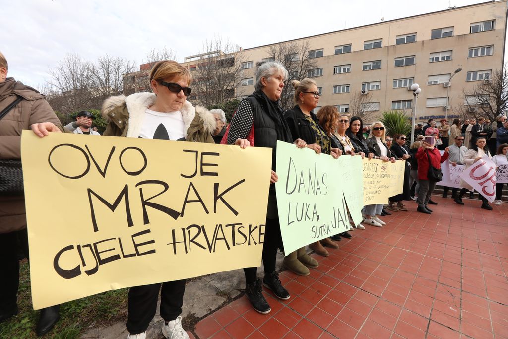 U Splitu organiziran prosvjed zbog ubojstva Luke Bančića - 18