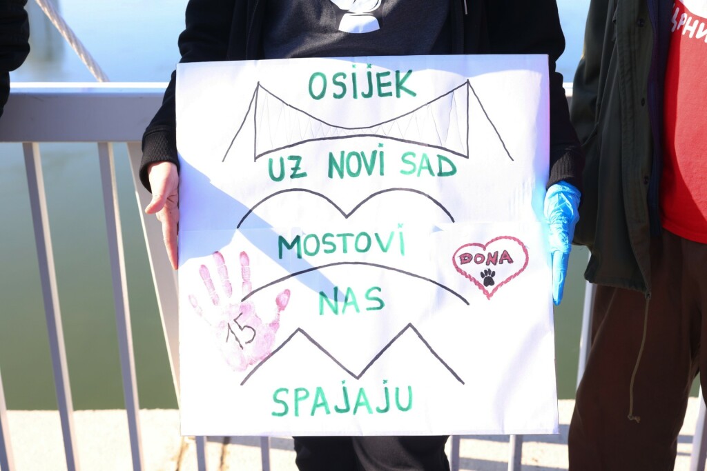 Transparent sa skupa potpore studentima u Srbiji koji je jučer održan u Osijeku