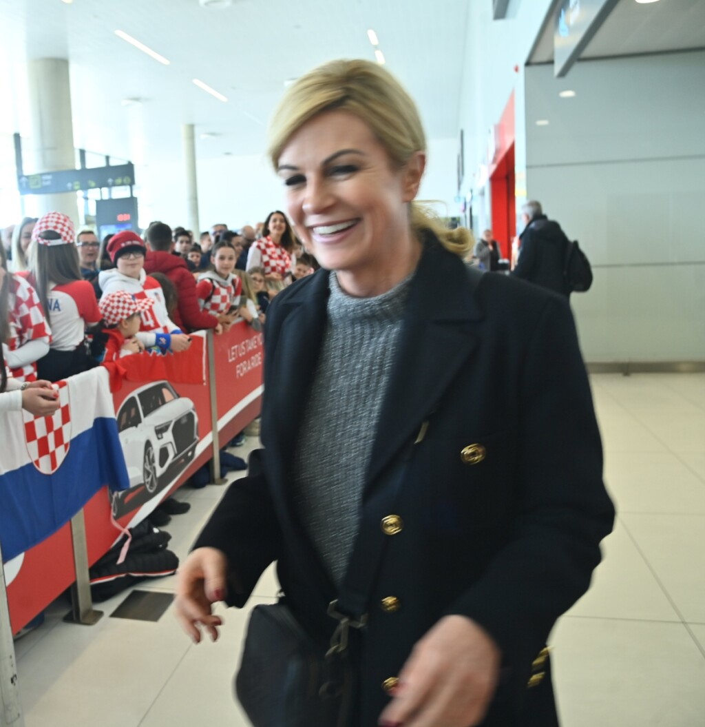 Kolinda Grabar Kitarović na dočeku rukometaša u zračnoj luci