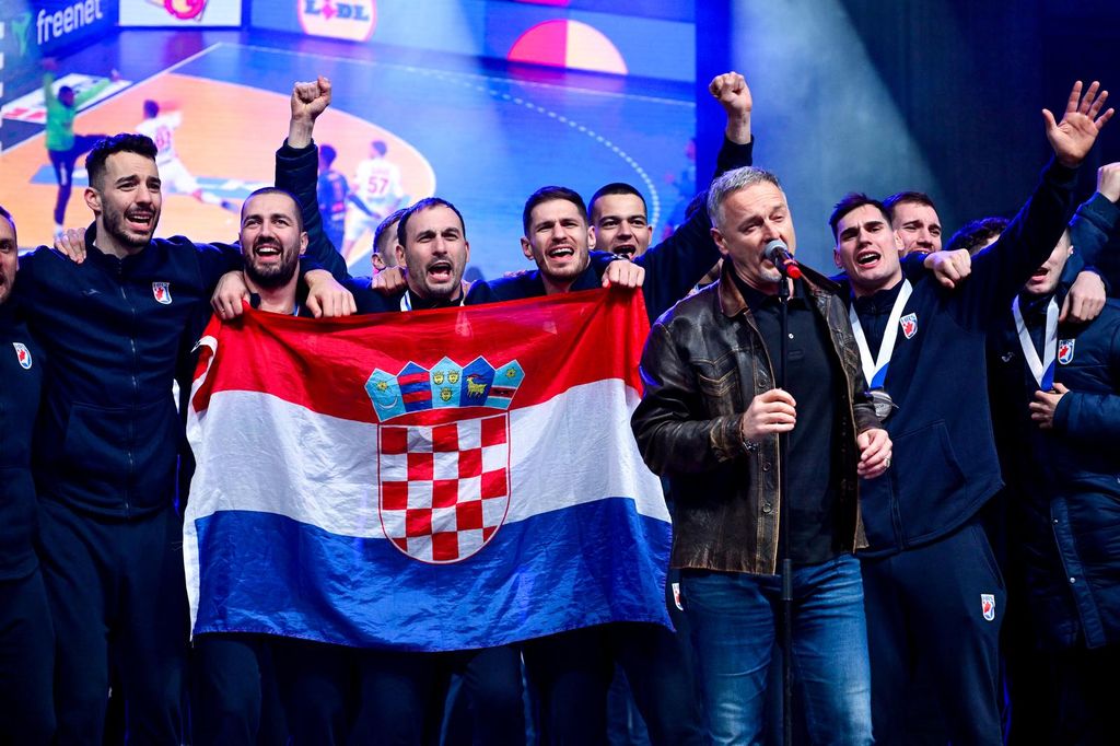 Marko Perković Thompson s rukometašima