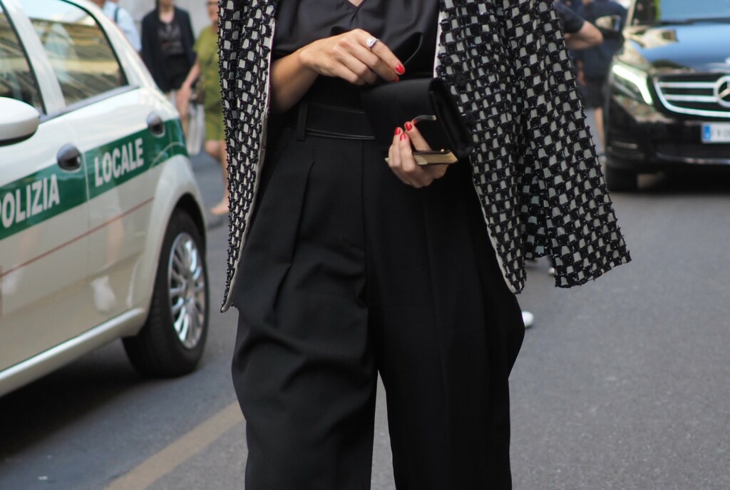 Crne hlače su modni klasik stvoren za sve prigode