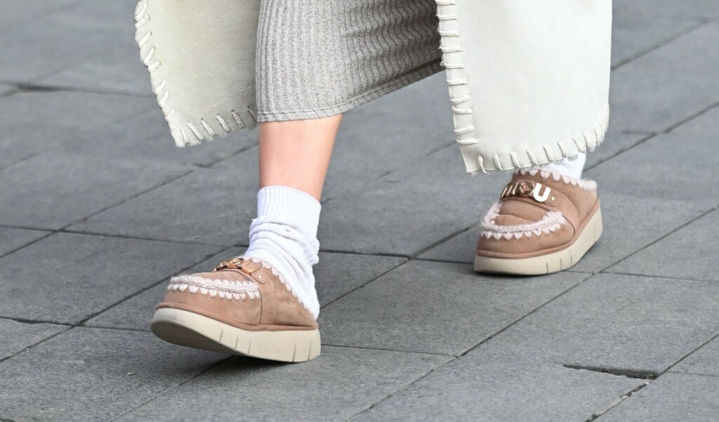 Šetnja Zagrebom u pletenoj haljini i papučama