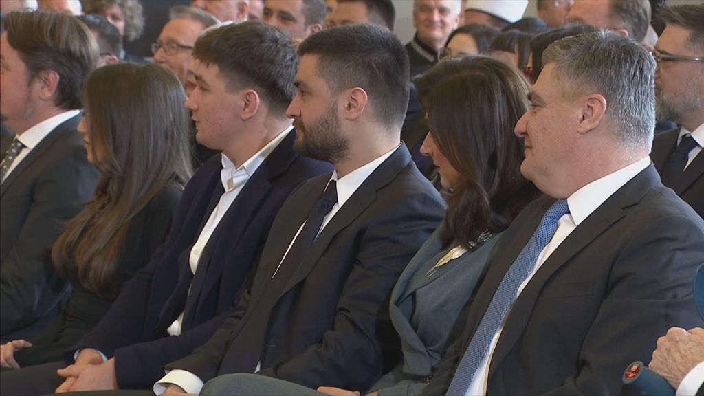 Zoran Milanović sa sinovima i nećakinjom - 1