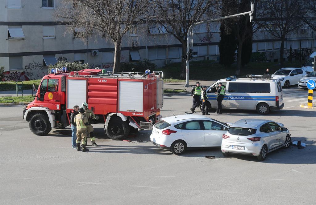 Sudar triju vozila u Splitu - 1